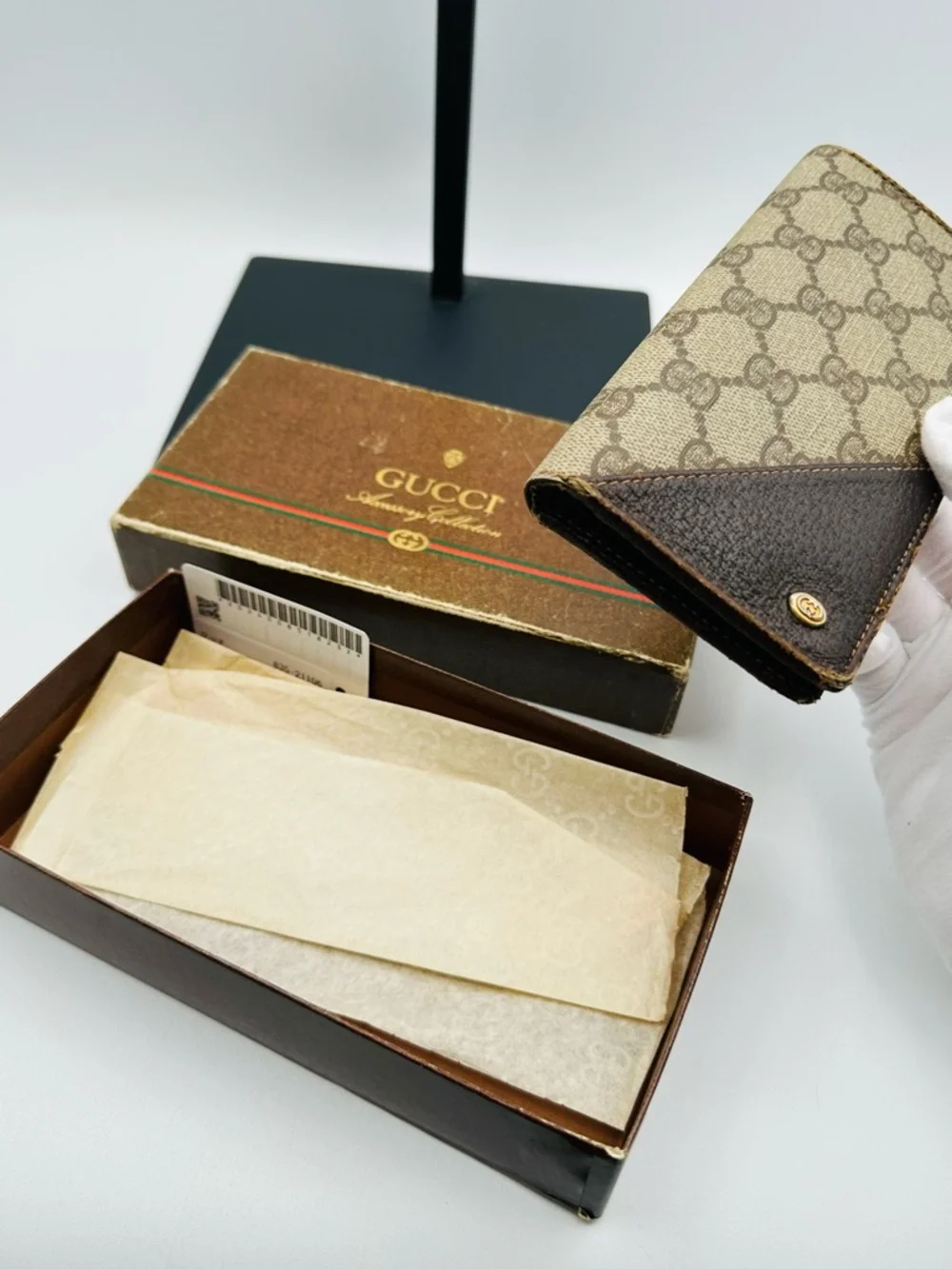 Gucci Vintage Bi Fold Wallet - Picture 2 of 11